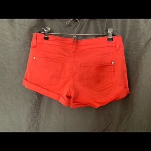 Celebrity pink - SZ 5. Barely worn.